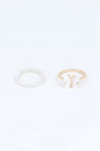 Set 2 piezas anillos mariposa sold by Shasa