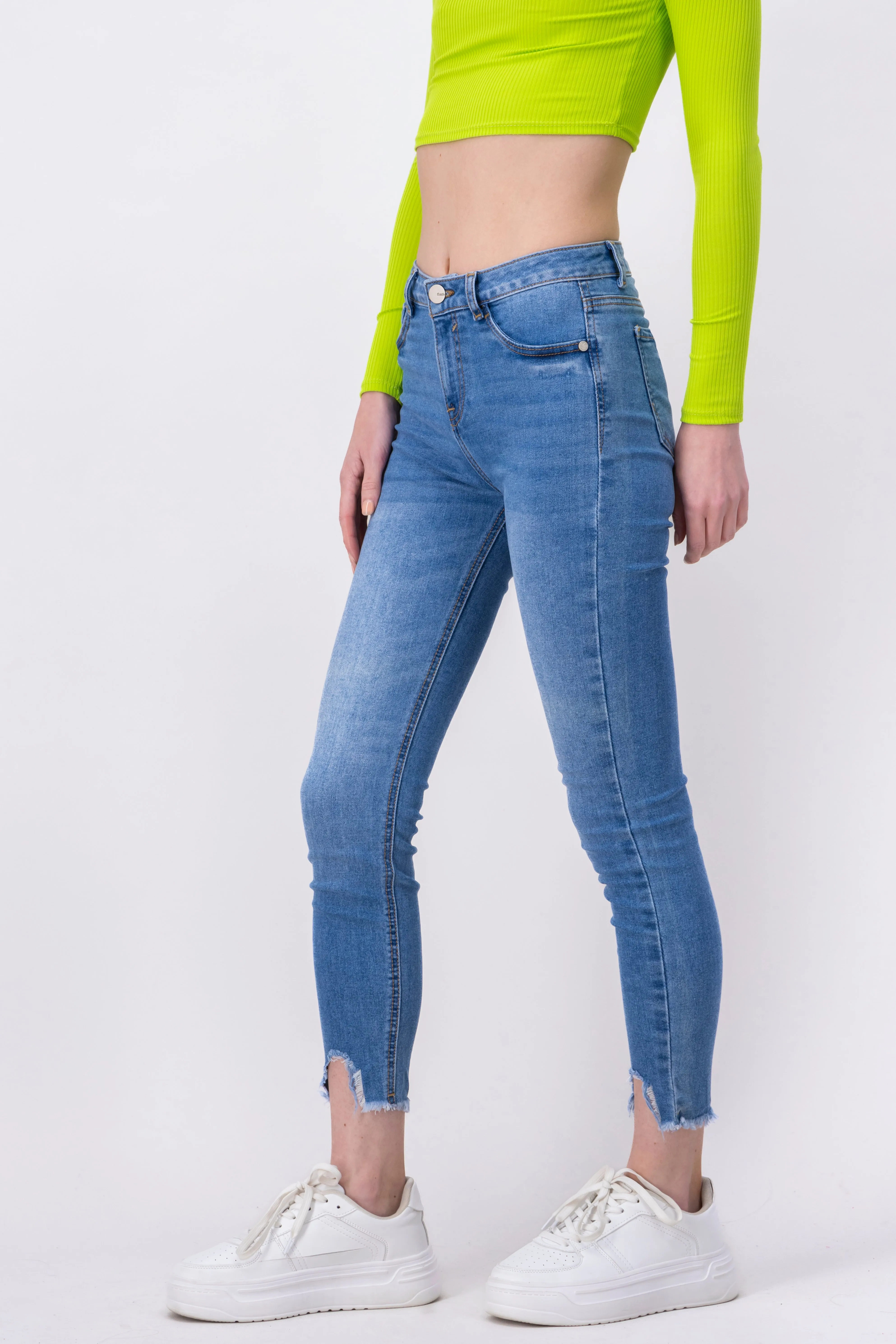 Jeans skinny destrucciones sold by Shasa product image thumbnail 3