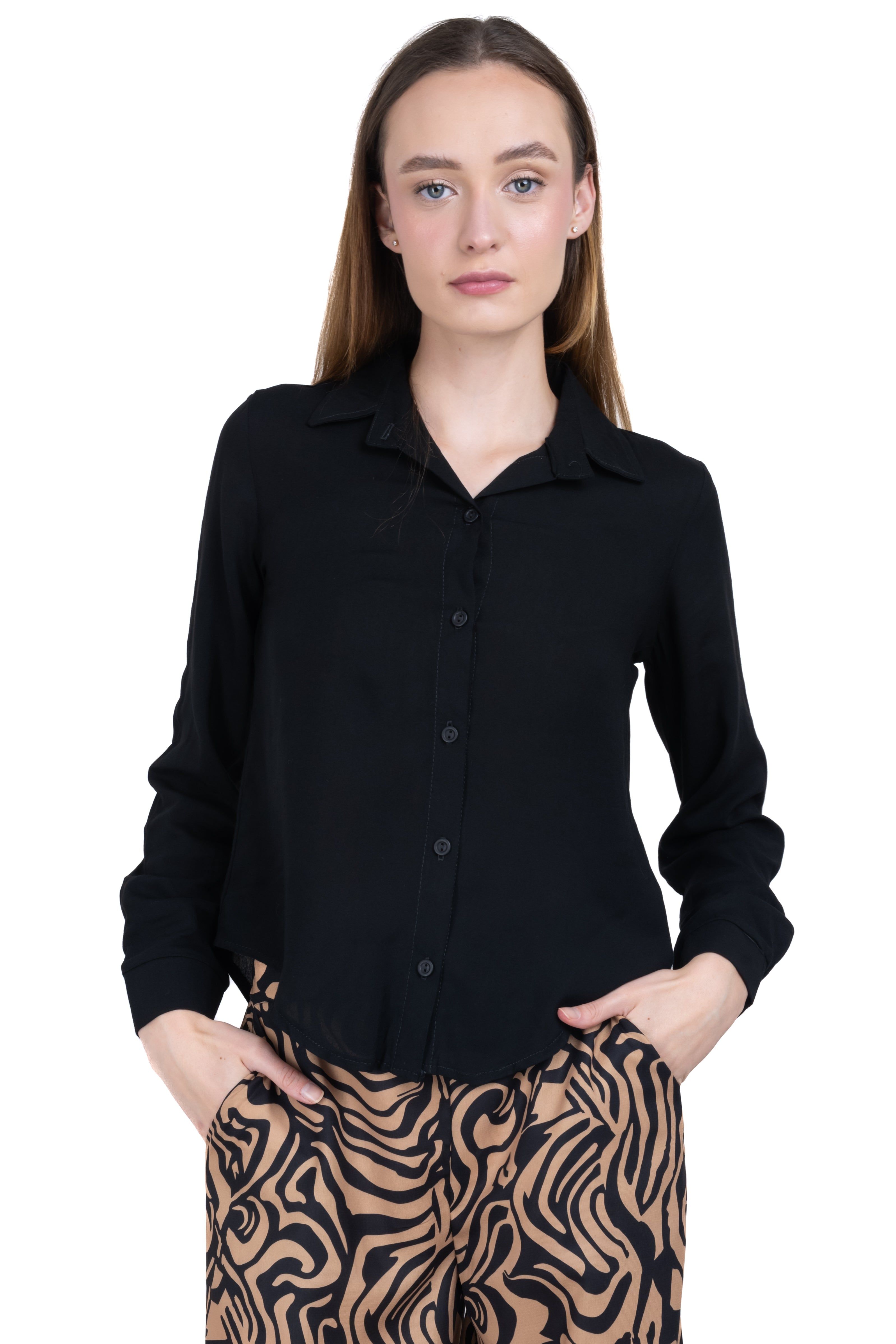 Camisa lisa manga larga botones sold by Shasa