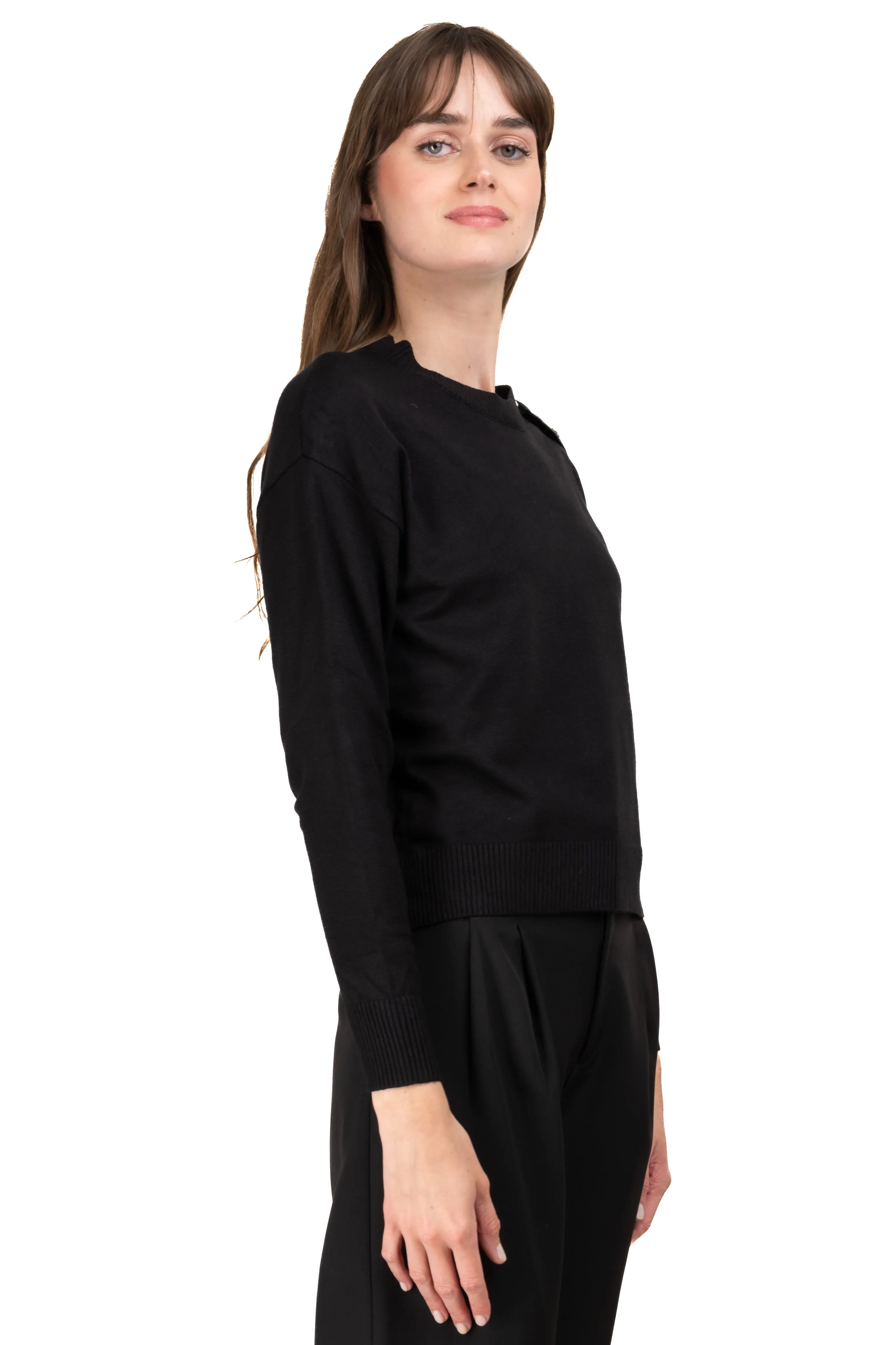 Suéter tejido suave botones sold by Shasa product image thumbnail 3