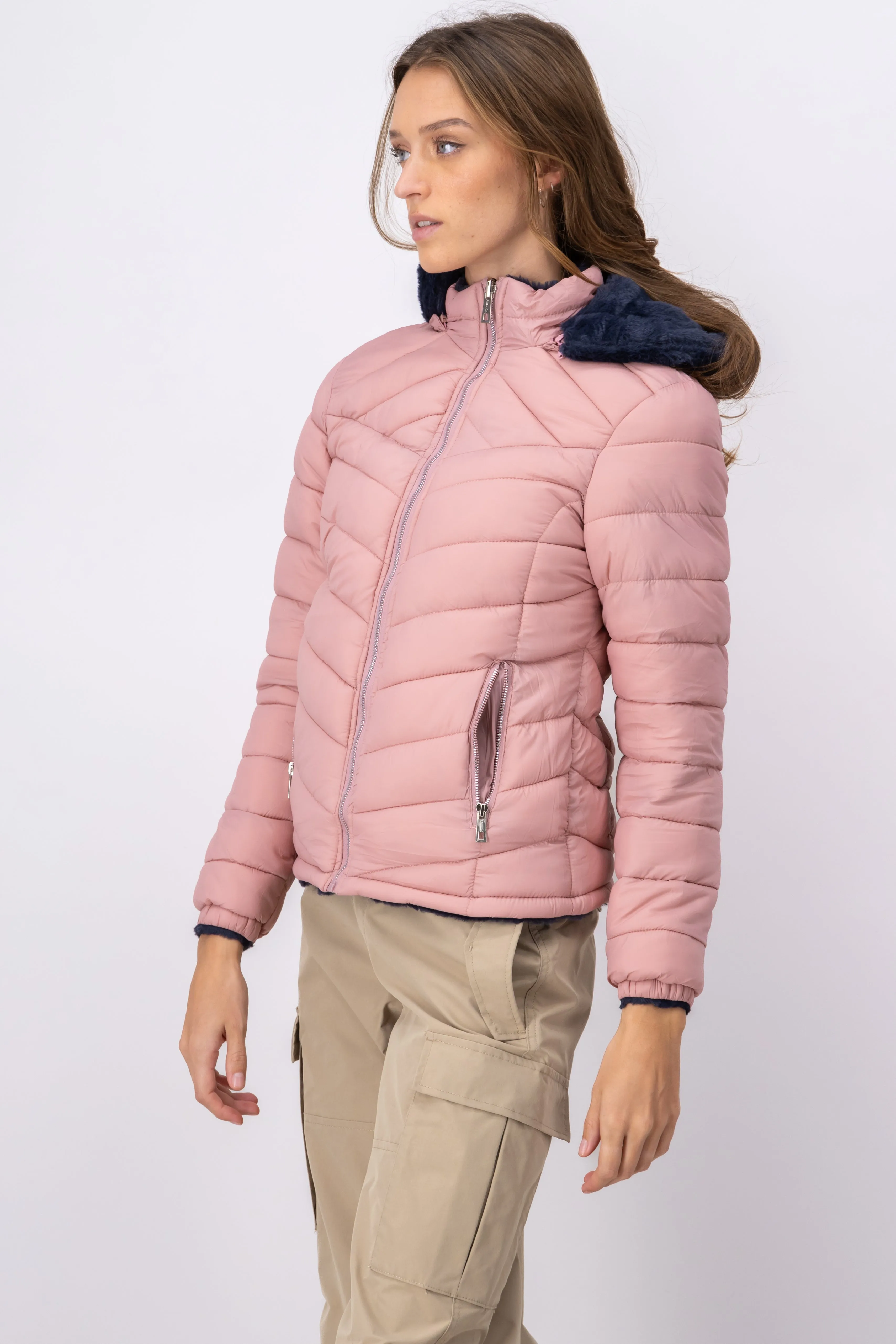 Chamarra capitonada peluche doble vista sold by Shasa product image thumbnail 3