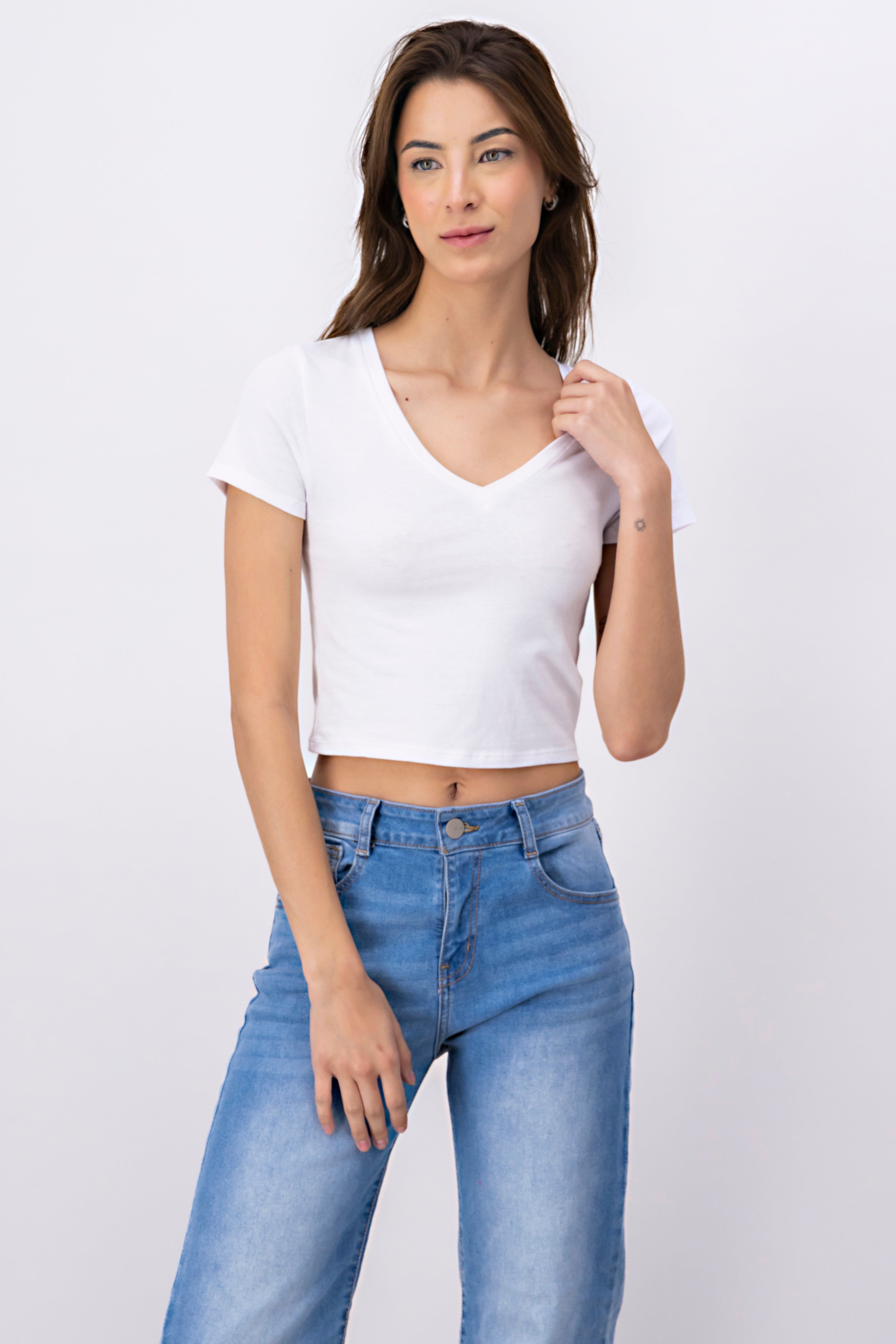 Playera lisa cuello V sold by Shasa