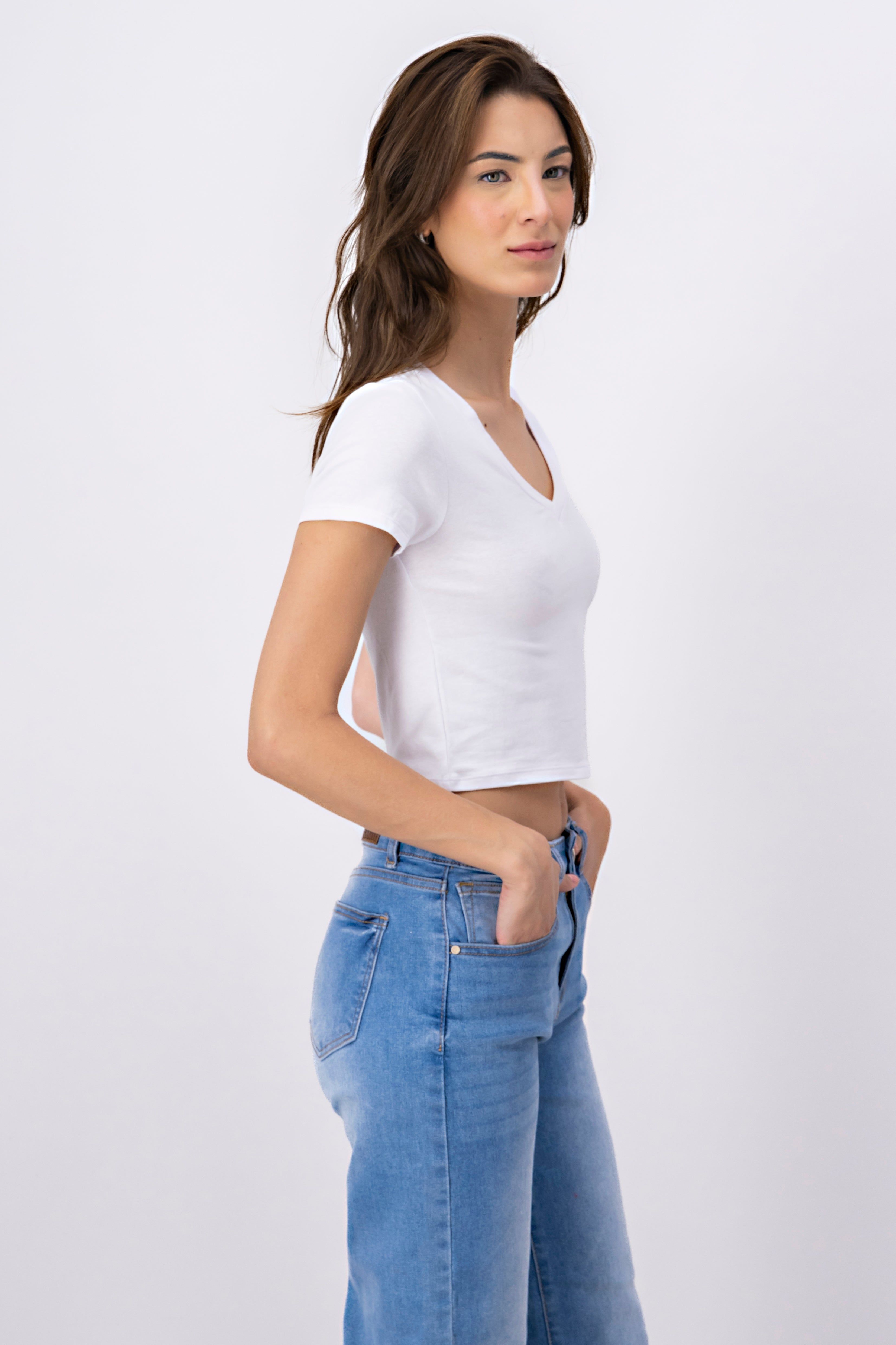 Playera lisa cuello V sold by Shasa product image thumbnail 3