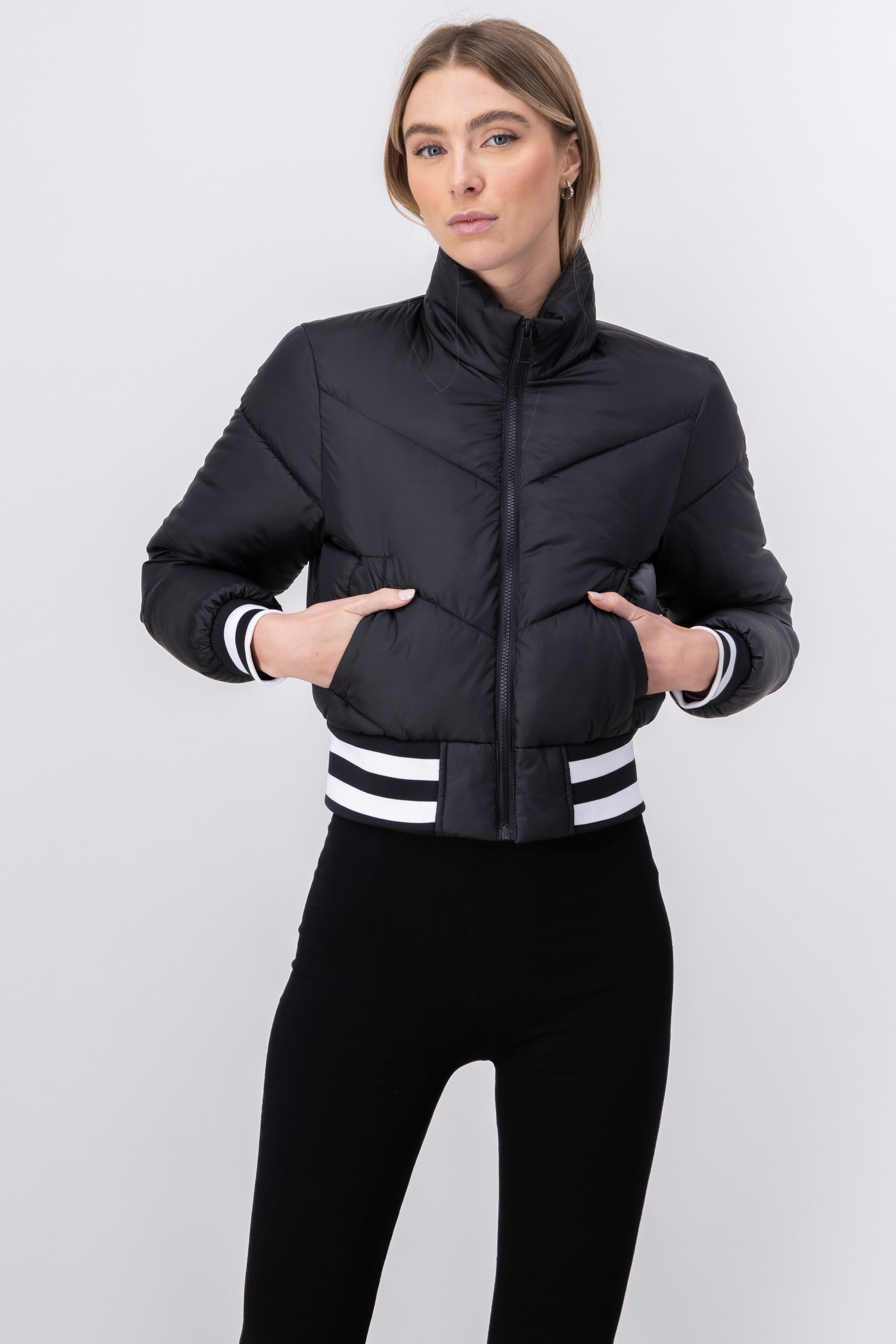 Chamarra capitonada crop líneas bicolor sold by Shasa product image thumbnail 2