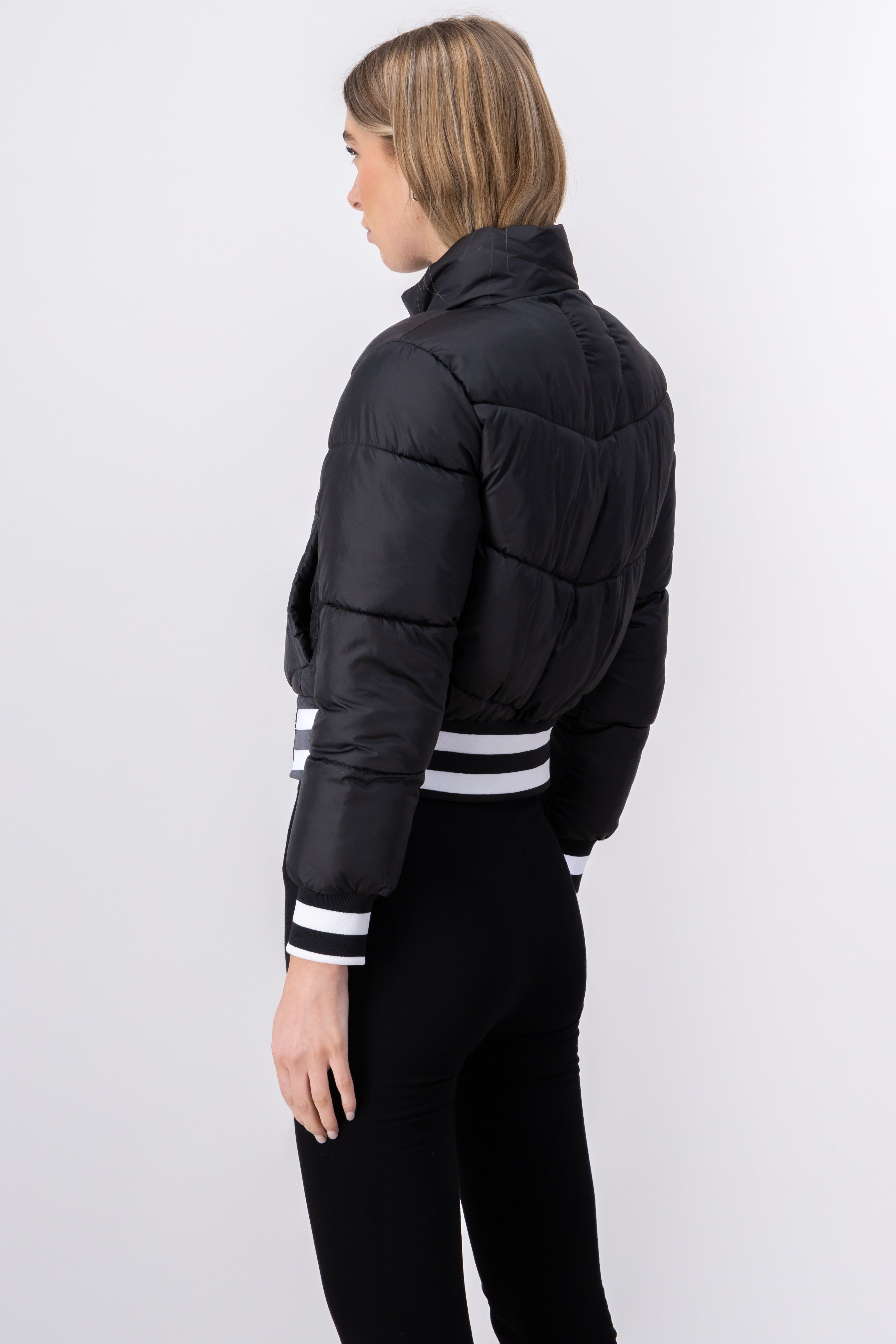 Chamarra capitonada crop líneas bicolor sold by Shasa product image thumbnail 4