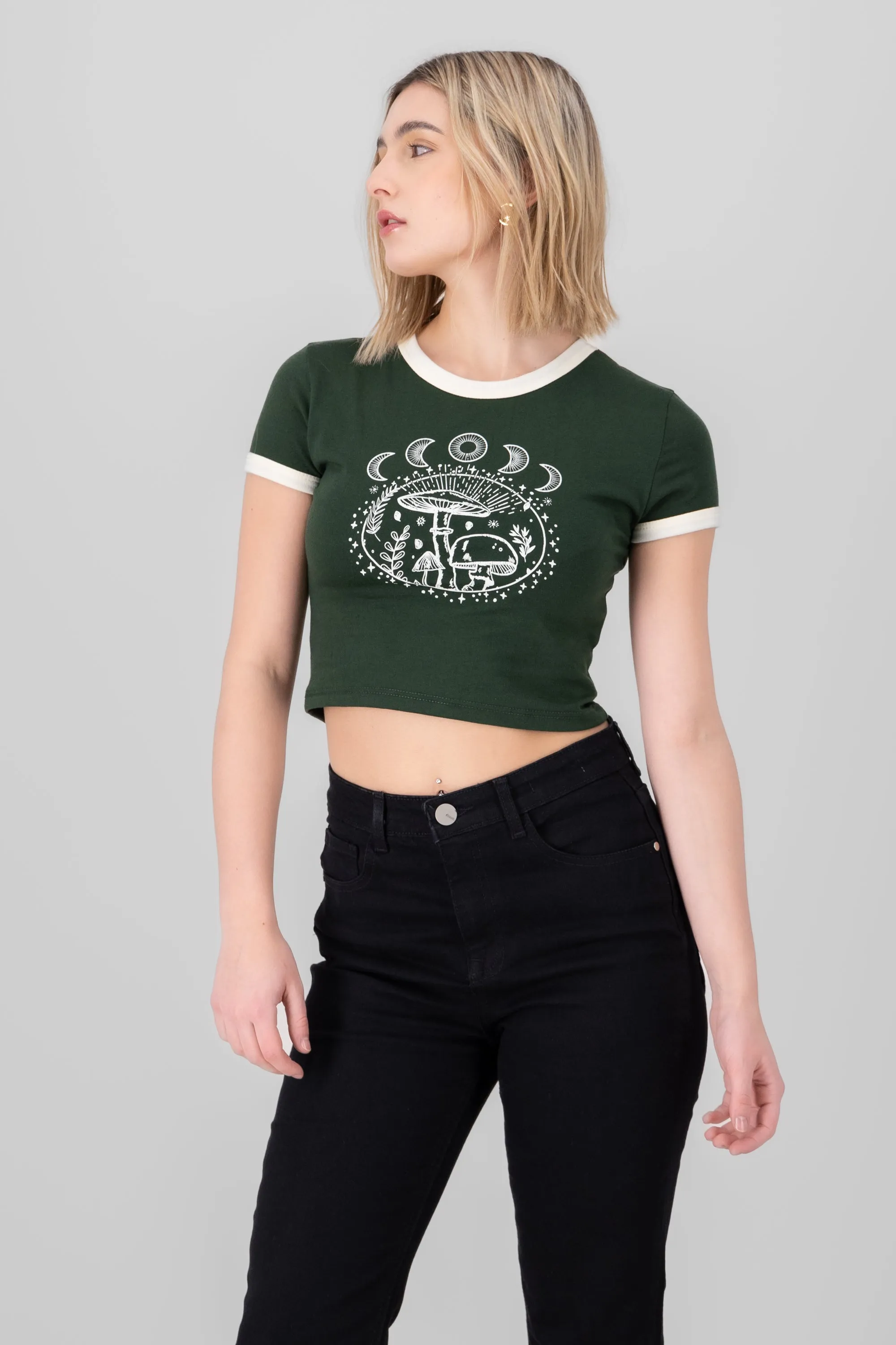 Playera Crop Hongos Lunas sold by Shasa product image thumbnail 2