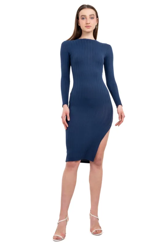 Vestido Midi Acanalado Abertura sold by Shasa