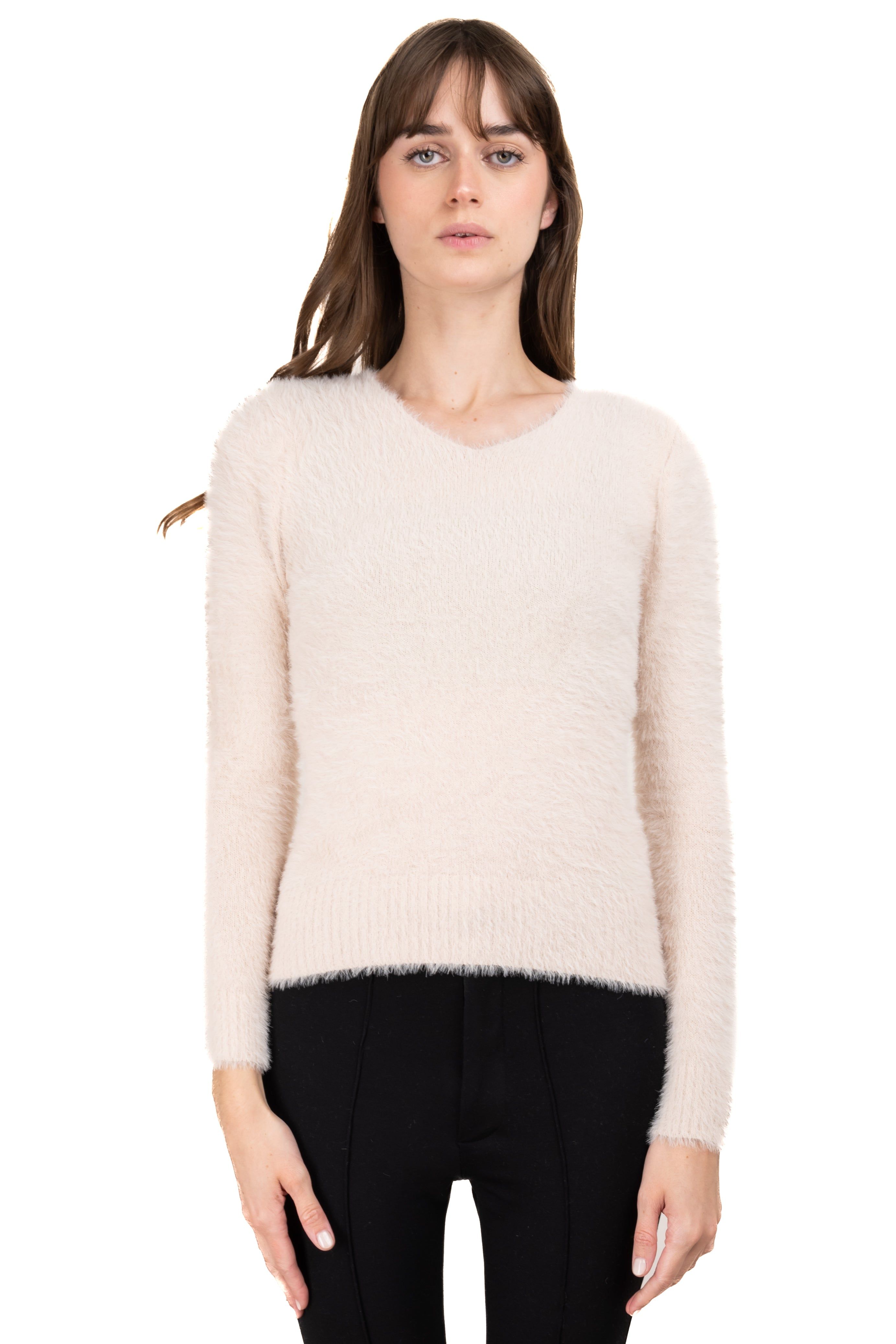 Suéter cuello v peluche sold by Shasa