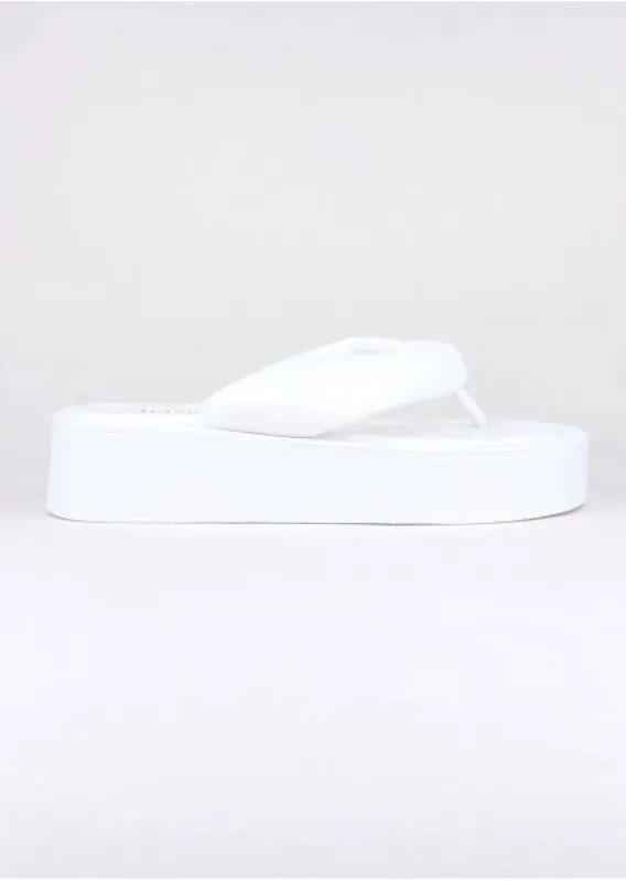 Sandalias plataforma pata gallo sold by Shasa