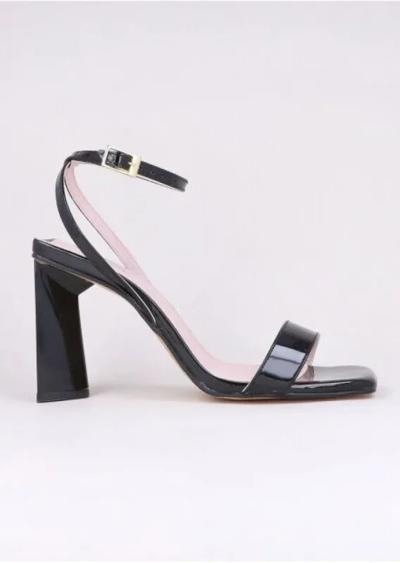 Tacón rebanado charol sold by Shasa