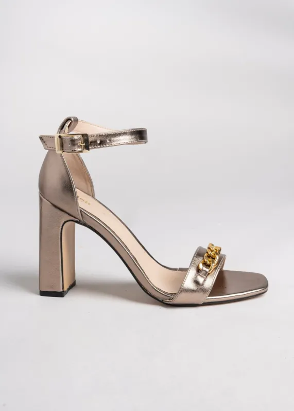 Tacón rebanado tira cadena sold by Shasa