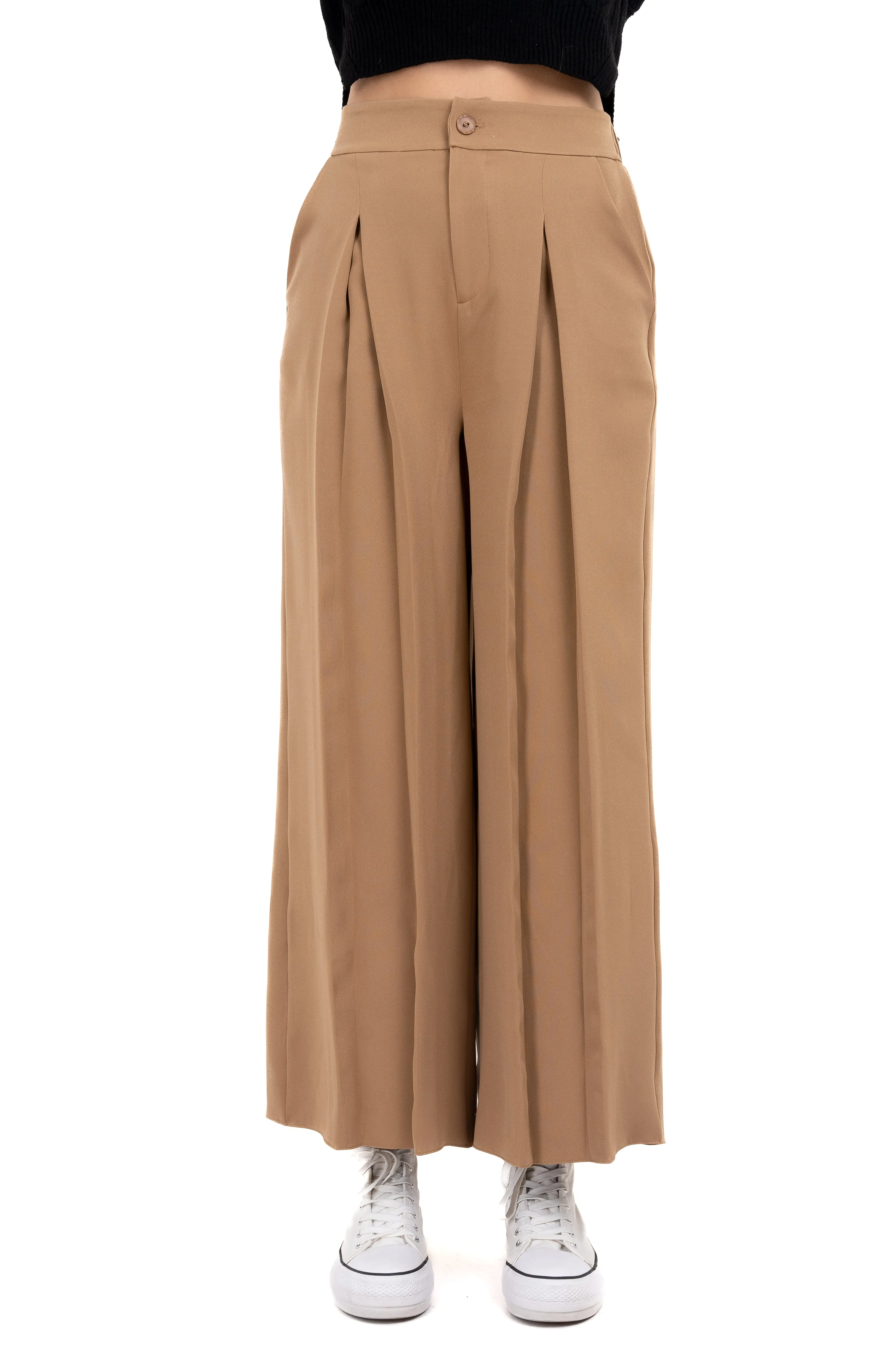 Pantalón recto amplio plisado sold by Shasa