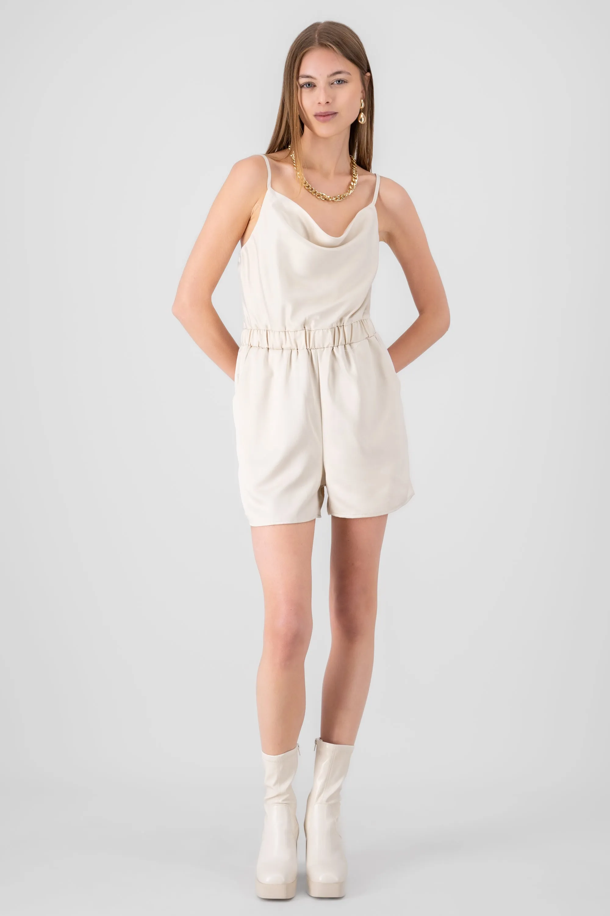Romper satin con cuello cascada sold by Shasa product image thumbnail 2