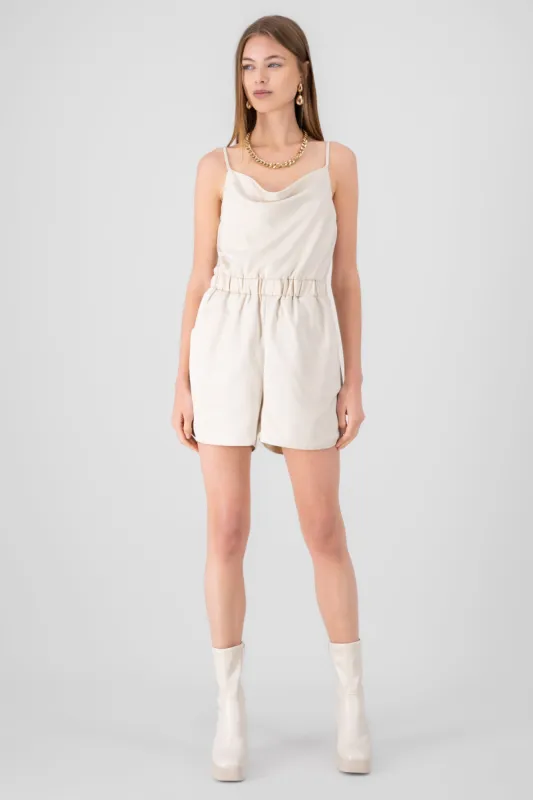 Romper satin con cuello cascada sold by Shasa