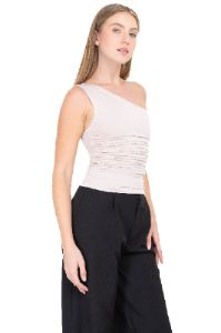 Top hombro descubierto plisado sold by Shasa