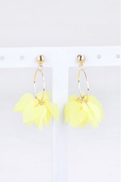 Aretes largos pétalos sold by Shasa product image thumbnail 2