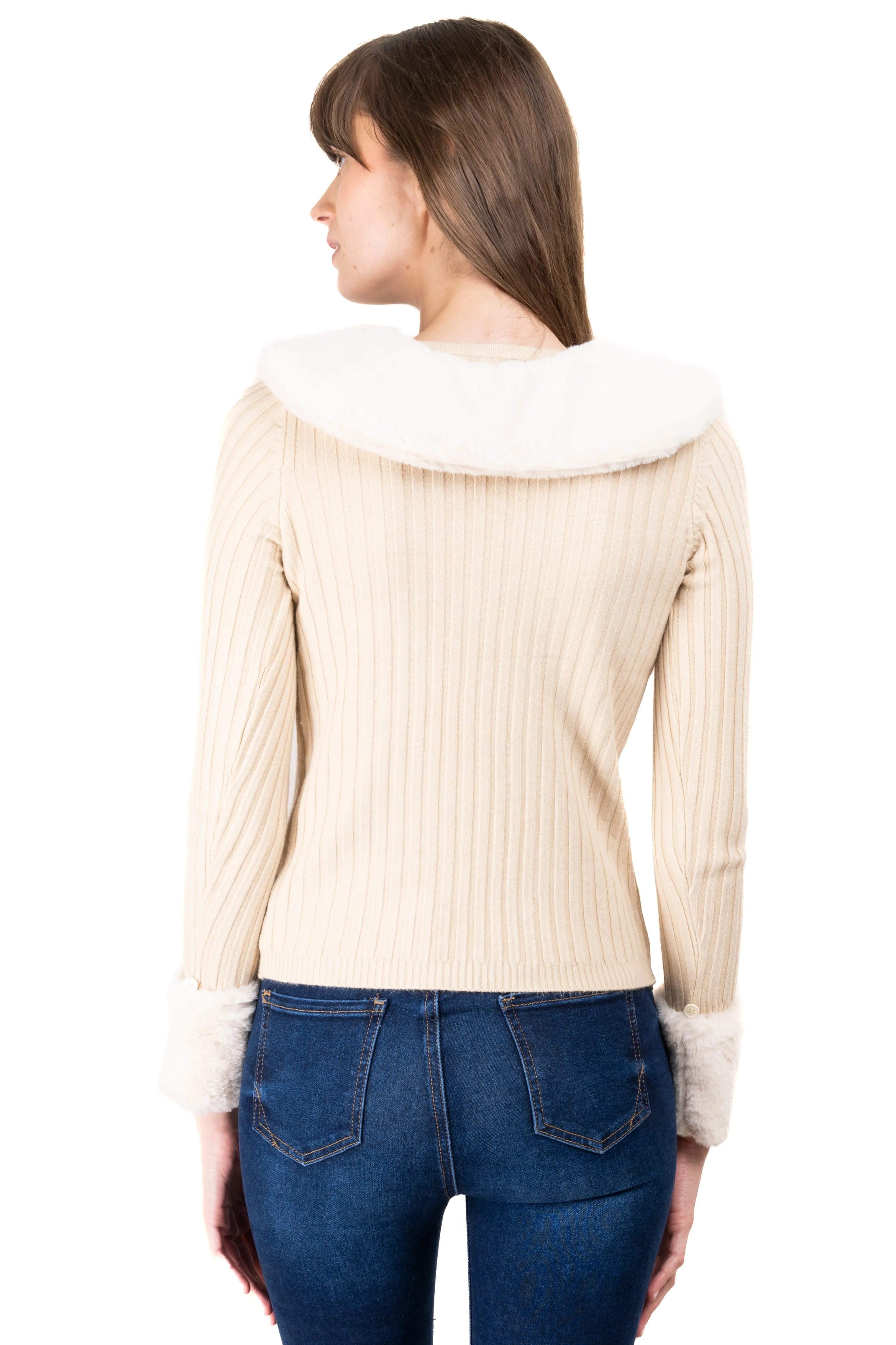 Cardigan detalles peluche sold by Shasa product image thumbnail 3