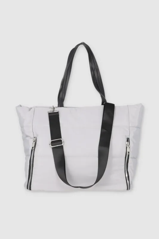 Bolso Tote Capitonado Cremalleras sold by Shasa