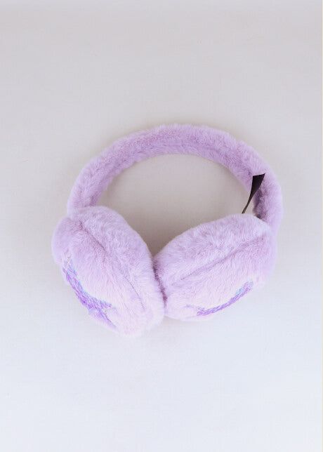 Orejeras fluffy estrellas sold by Shasa