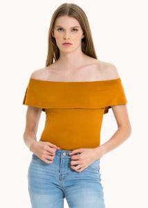 Bodysuit olanes hombro descubierto sold by Shasa