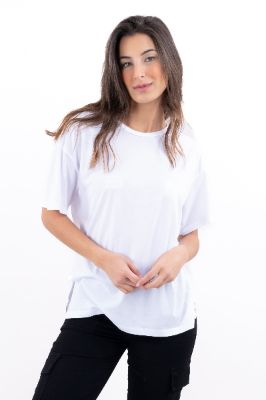 Playera amplia manga corta abertura sold by Shasa