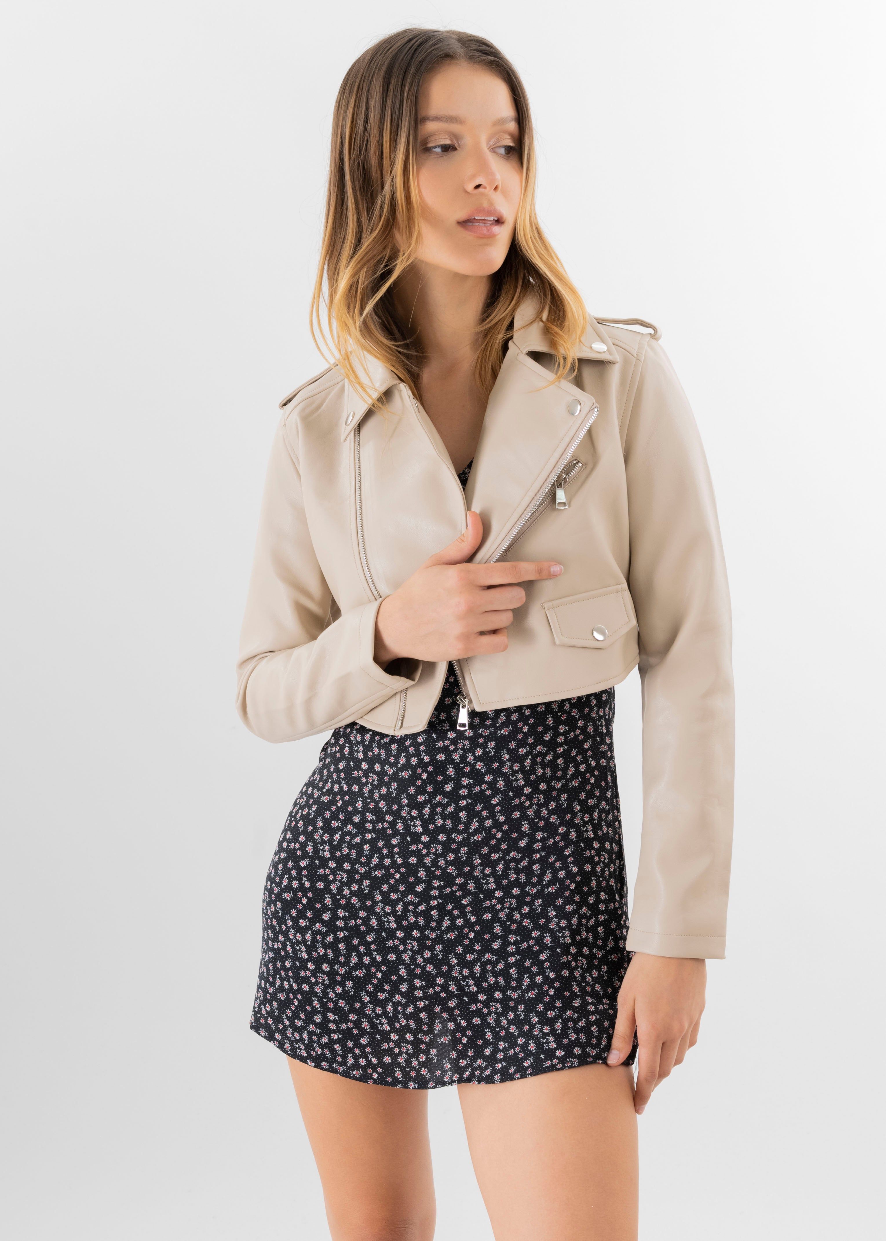 Chamarra crop biker efecto piel sold by Shasa