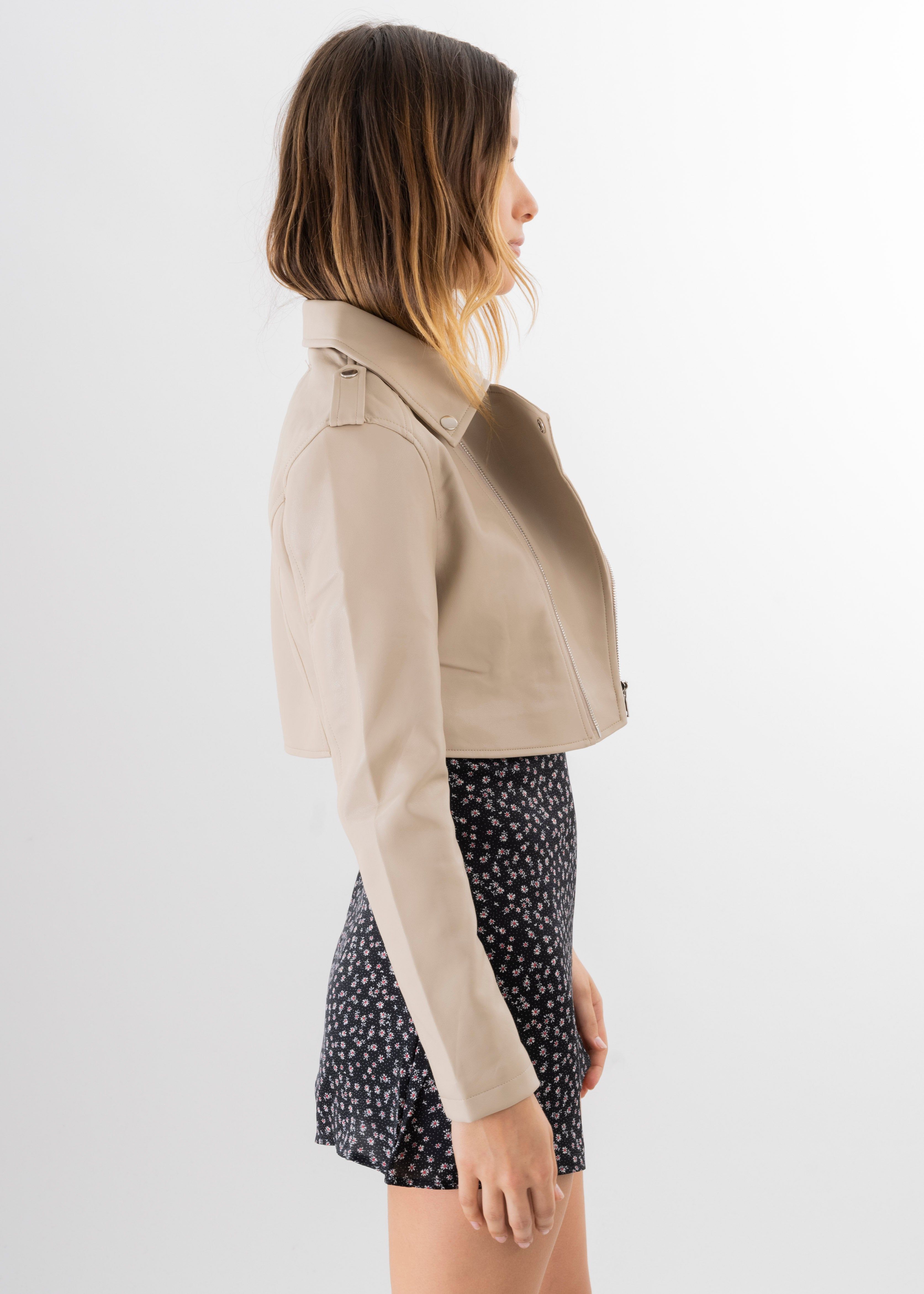 Chamarra crop biker efecto piel sold by Shasa product image thumbnail 3