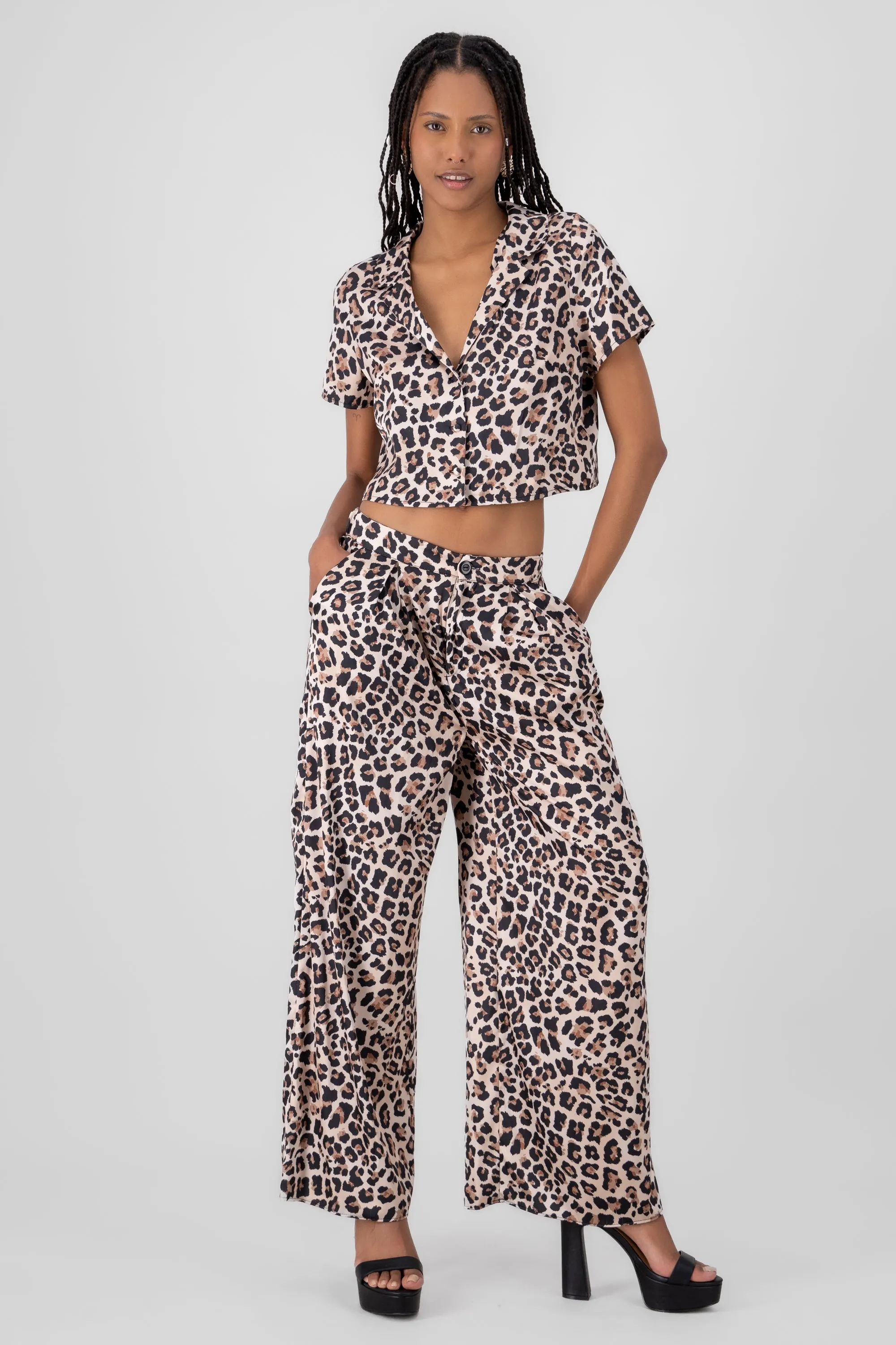 Pantalon amplio animal print sold by Shasa