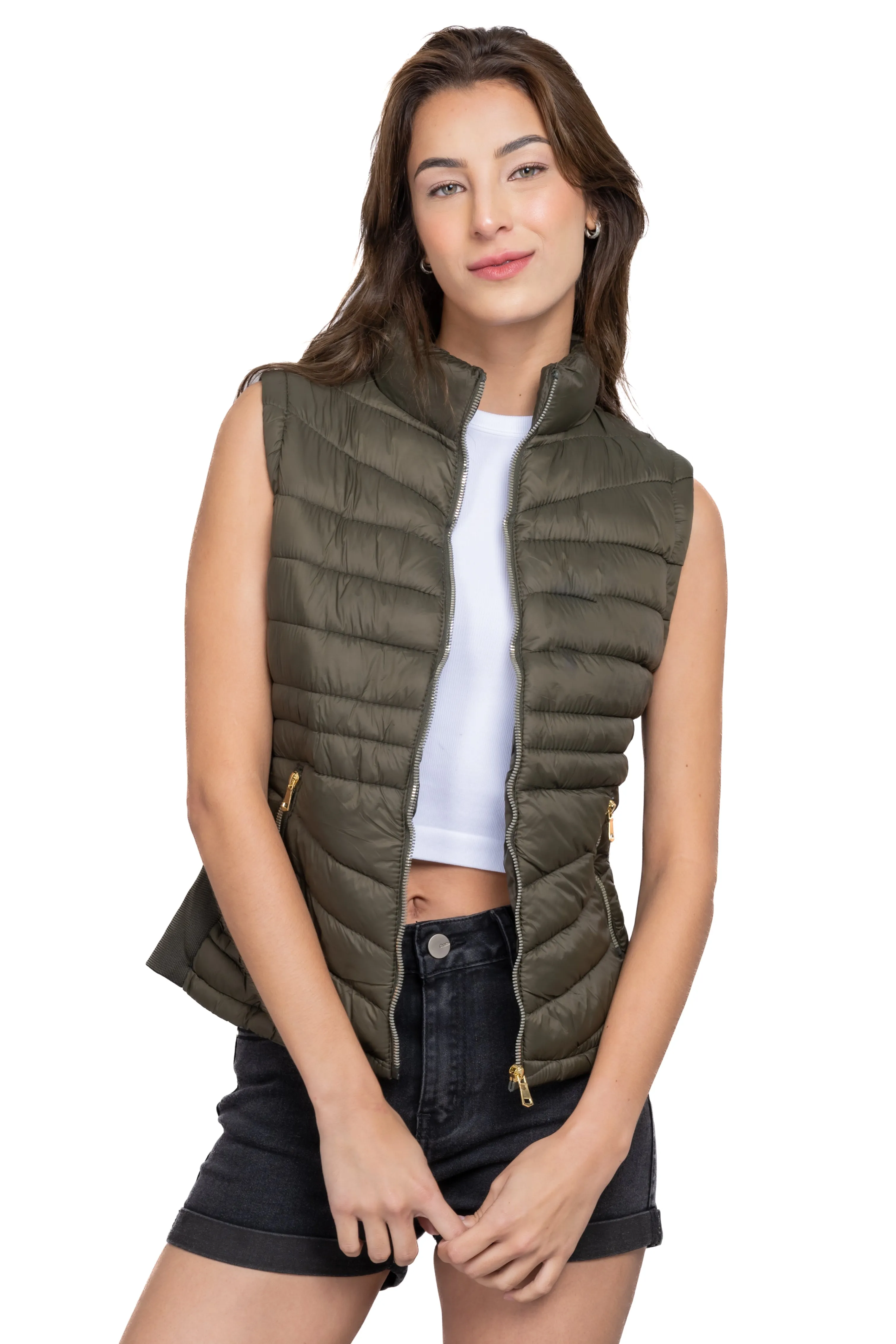 Chaleco capitonado cuello alto sold by Shasa