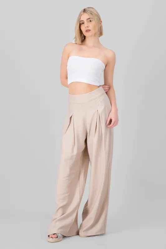 Pantalon amplio con pinzas sold by Shasa