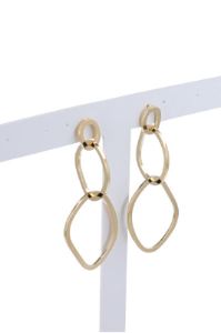 Aretes largos circulo asimétrico sold by Shasa