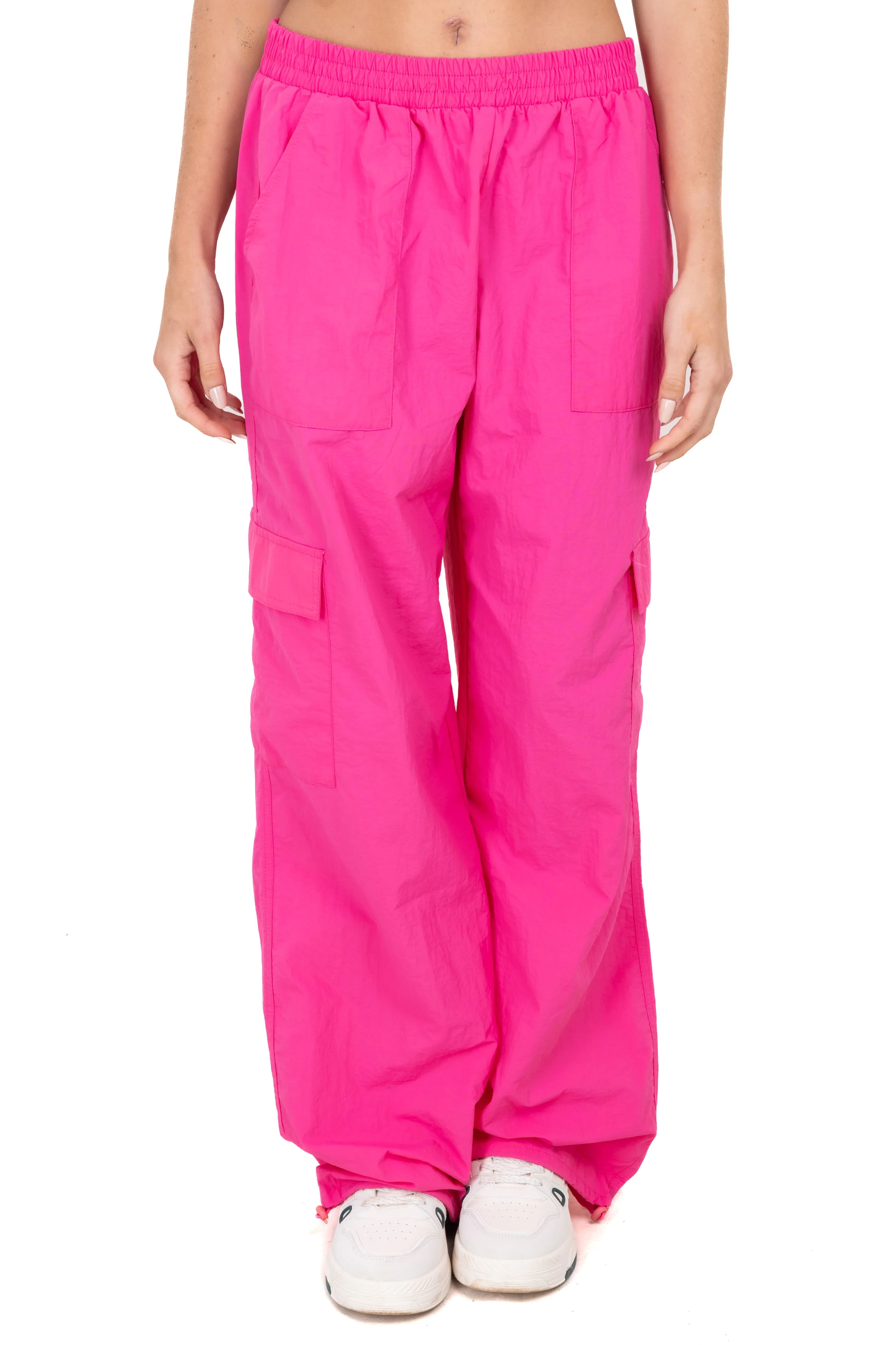 Pantalón parachute bolsos cargo sold by Shasa