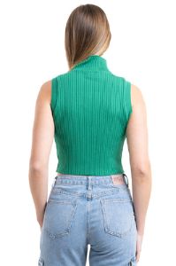 Top tejido cuello alto sold by Shasa