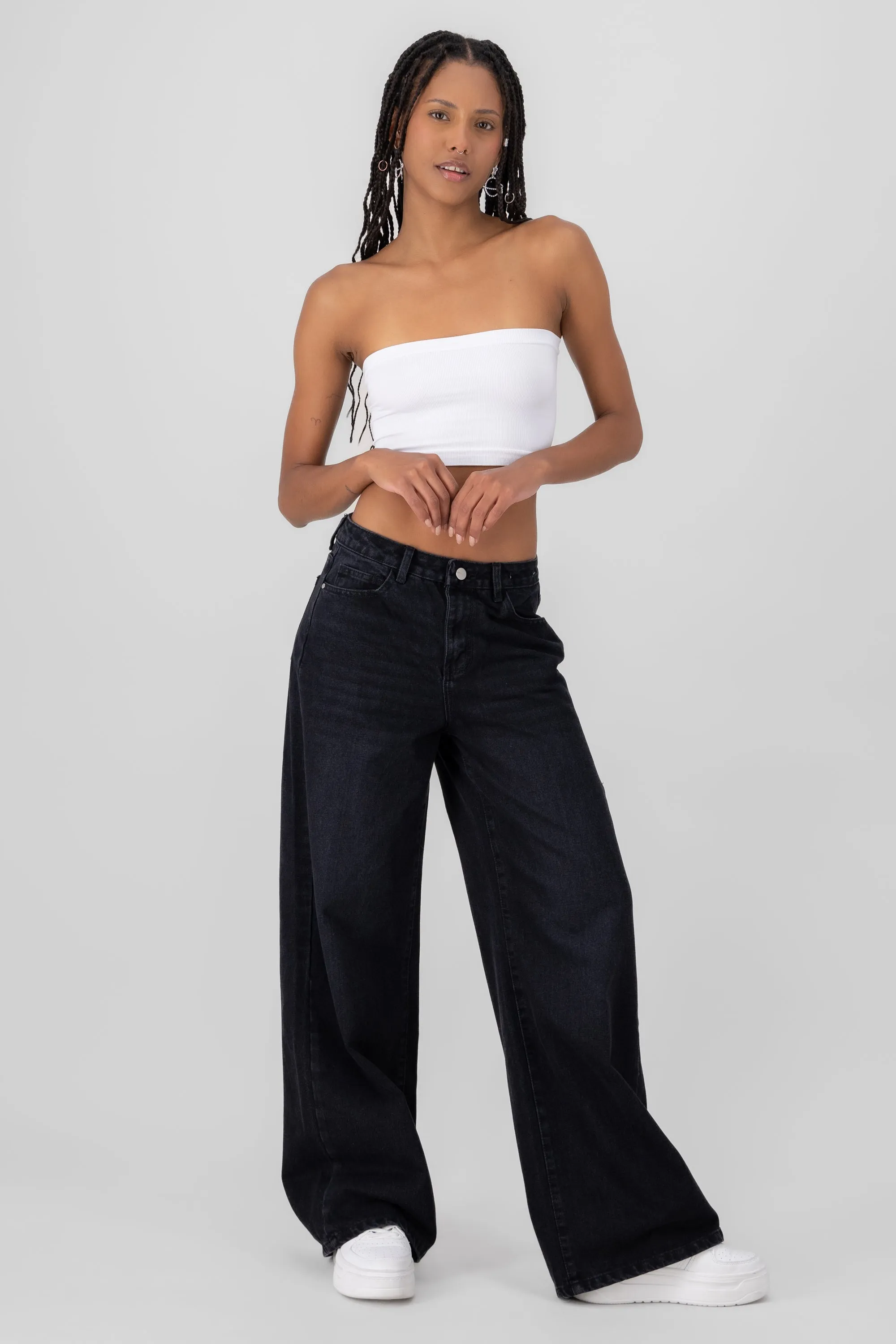 Jeans wide leg amplios sold by Shasa