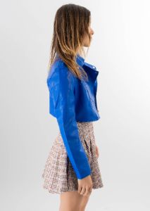 Chamarra crop biker efecto piel sold by Shasa