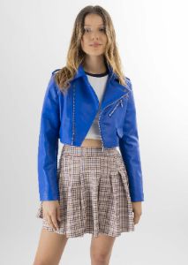 Chamarra crop biker efecto piel sold by Shasa