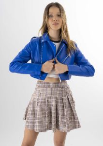 Chamarra crop biker efecto piel sold by Shasa