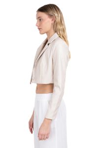 Saco crop efecto piel sold by Shasa