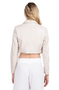 Saco crop efecto piel sold by Shasa