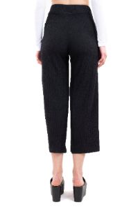 Pantalón amplio textura sold by Shasa
