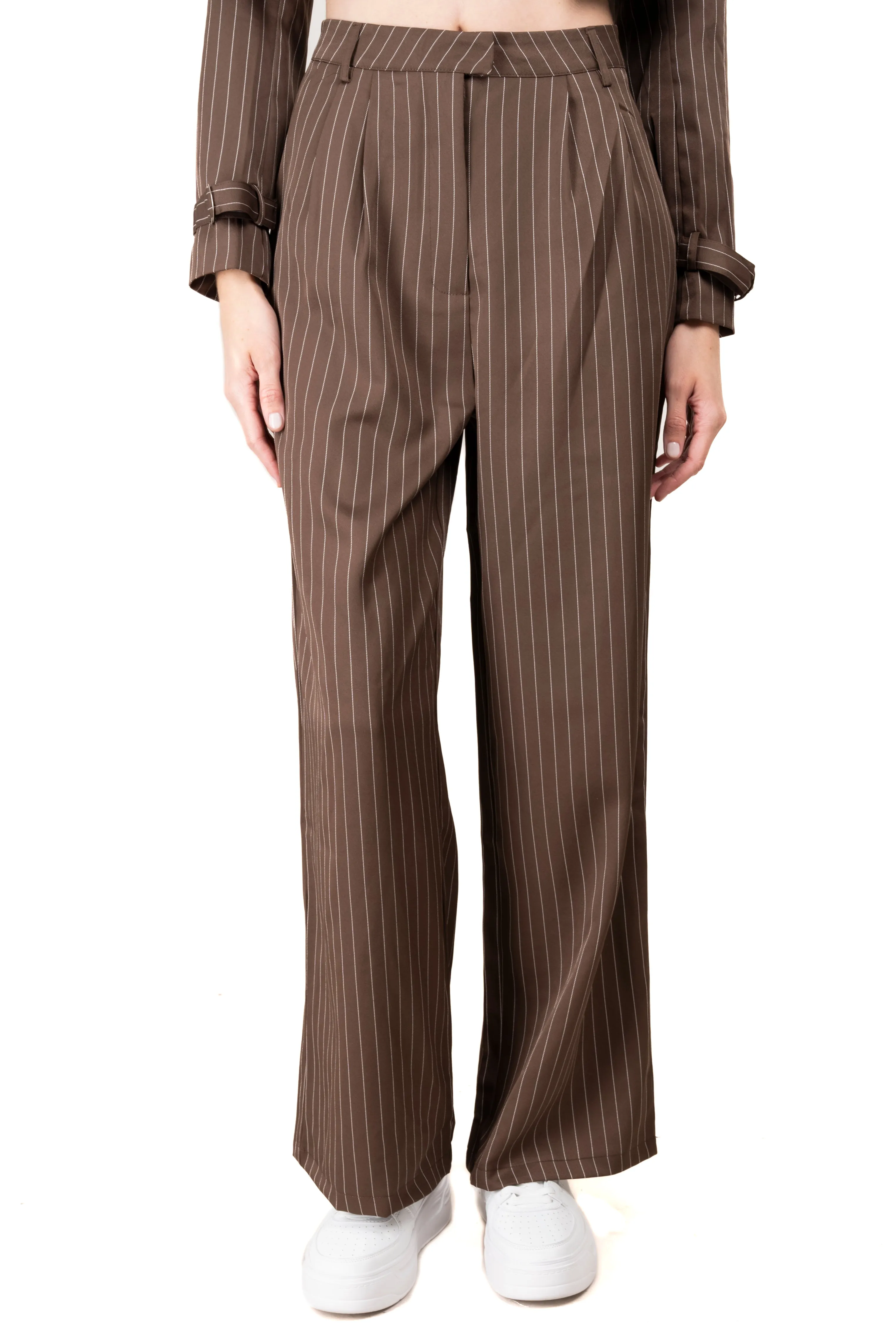 Pantalón sastre líneas pinzas sold by Shasa