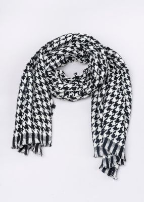 Bufanda pata gallo sold by Shasa
