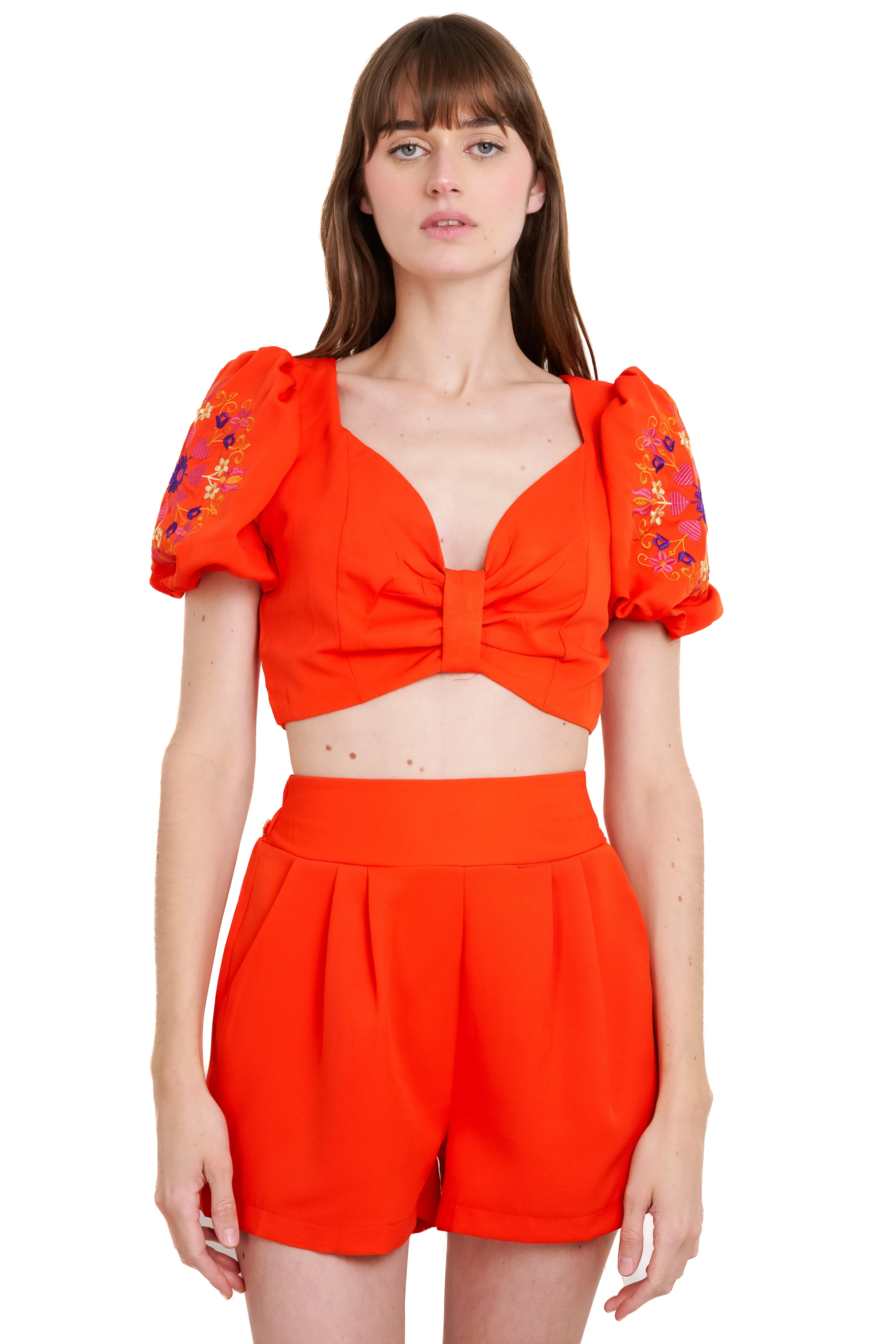 Top mangas abullonadas detalle bordado sold by Shasa