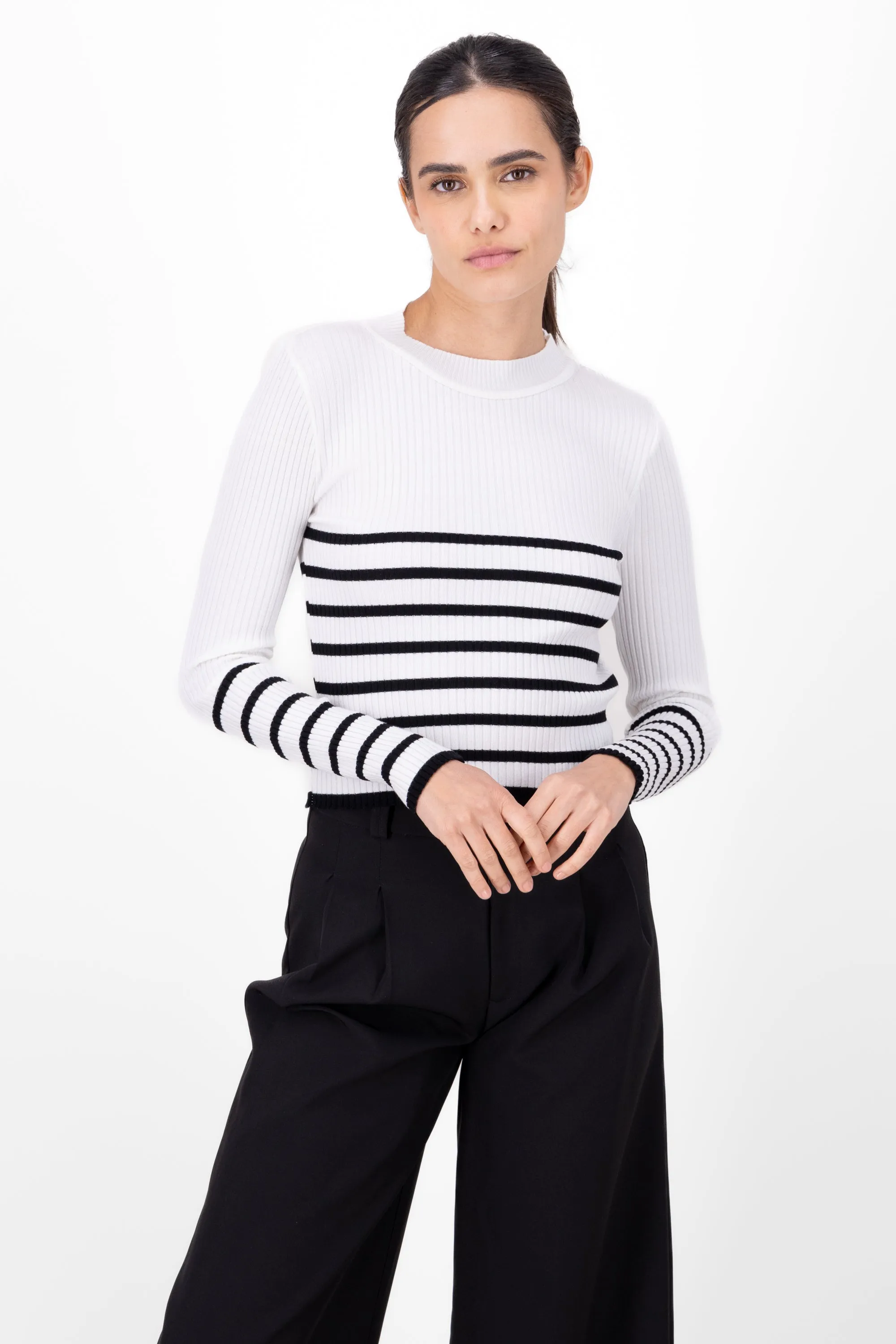 Sueter manga larga detalle rayas sold by Shasa