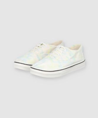 Tenis clásico tie dye sold by Shasa