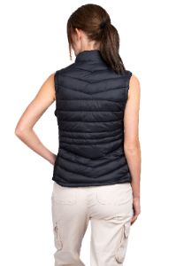 Chaleco capitonado cuello alto sold by Shasa