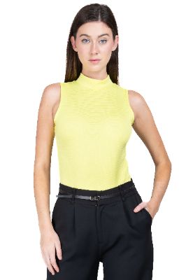 Bodysuit cuello alto acanalado sold by Shasa