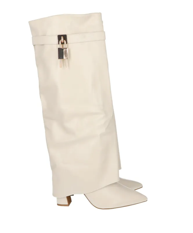 Bota Efecto Piel Funda Candado sold by Shasa