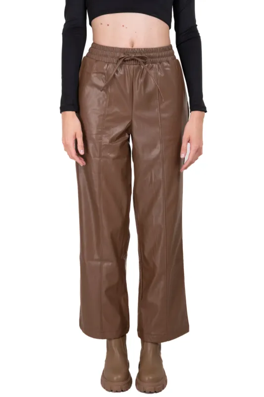 Pantalón efecto piel cintura elástica sold by Shasa