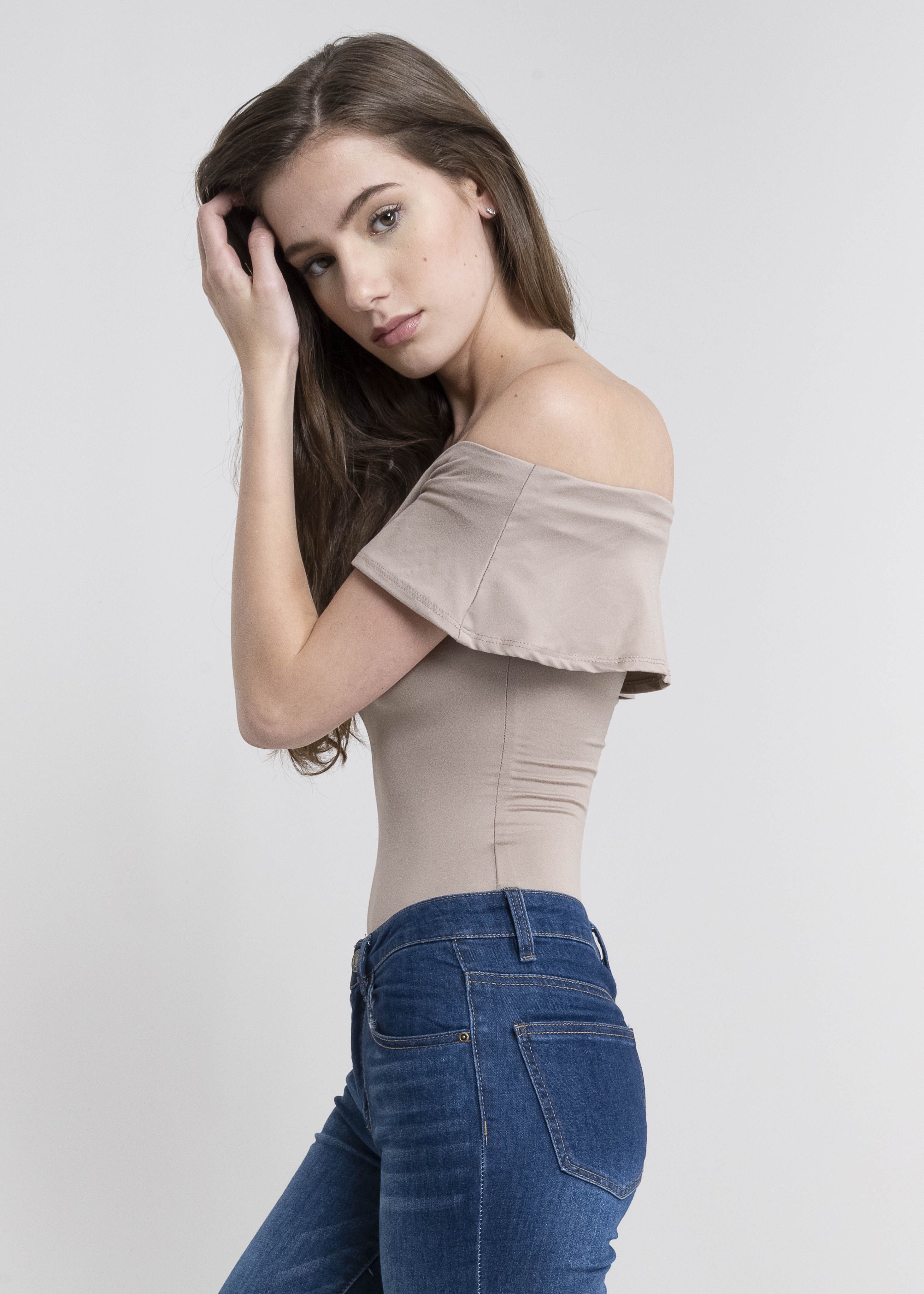 Bodysuit olanes hombro descubierto sold by Shasa